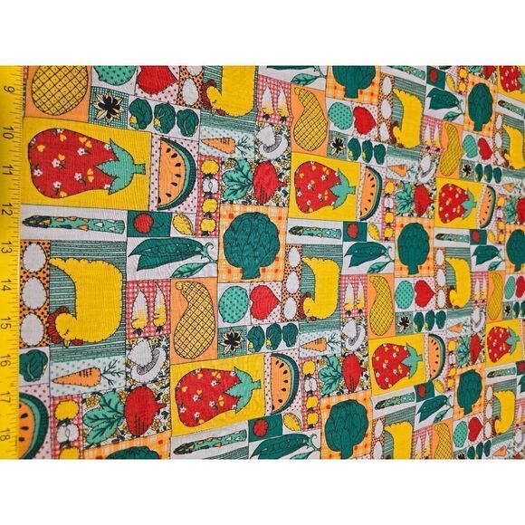 Vintage Fruit & Veggie Chickens Cotton Fabric 44" x 52" Retro Kitchen Pattern - Picture 2 of 3
